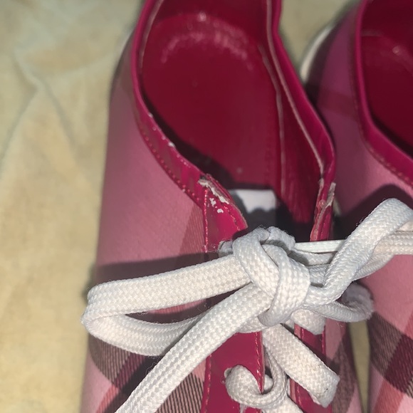 Patent leather Burberry sneakers - Picture 5 of 9